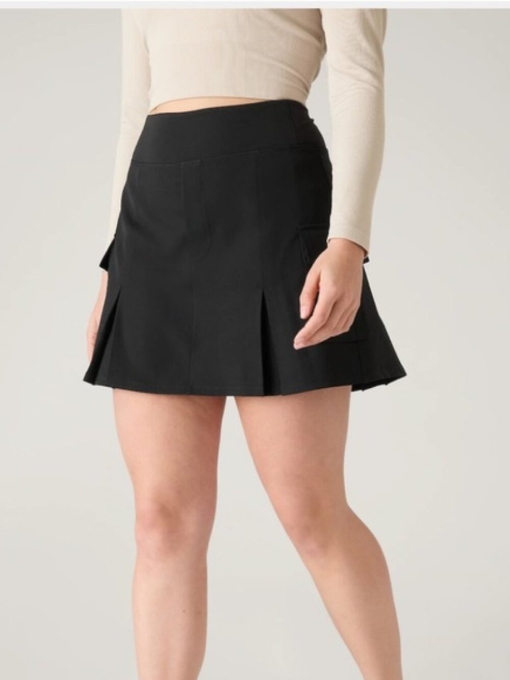 Like New - Athleta Endless High Rise Cargo Skort in Black, size 10